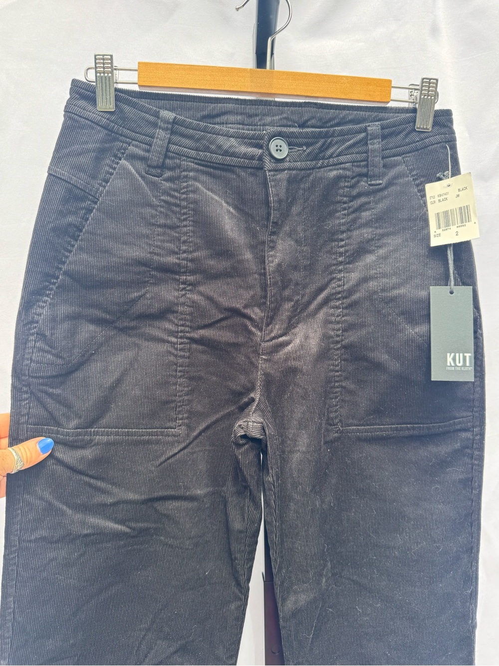 Evereve Black Straight-Leg Jeans - Picture 6 of 13